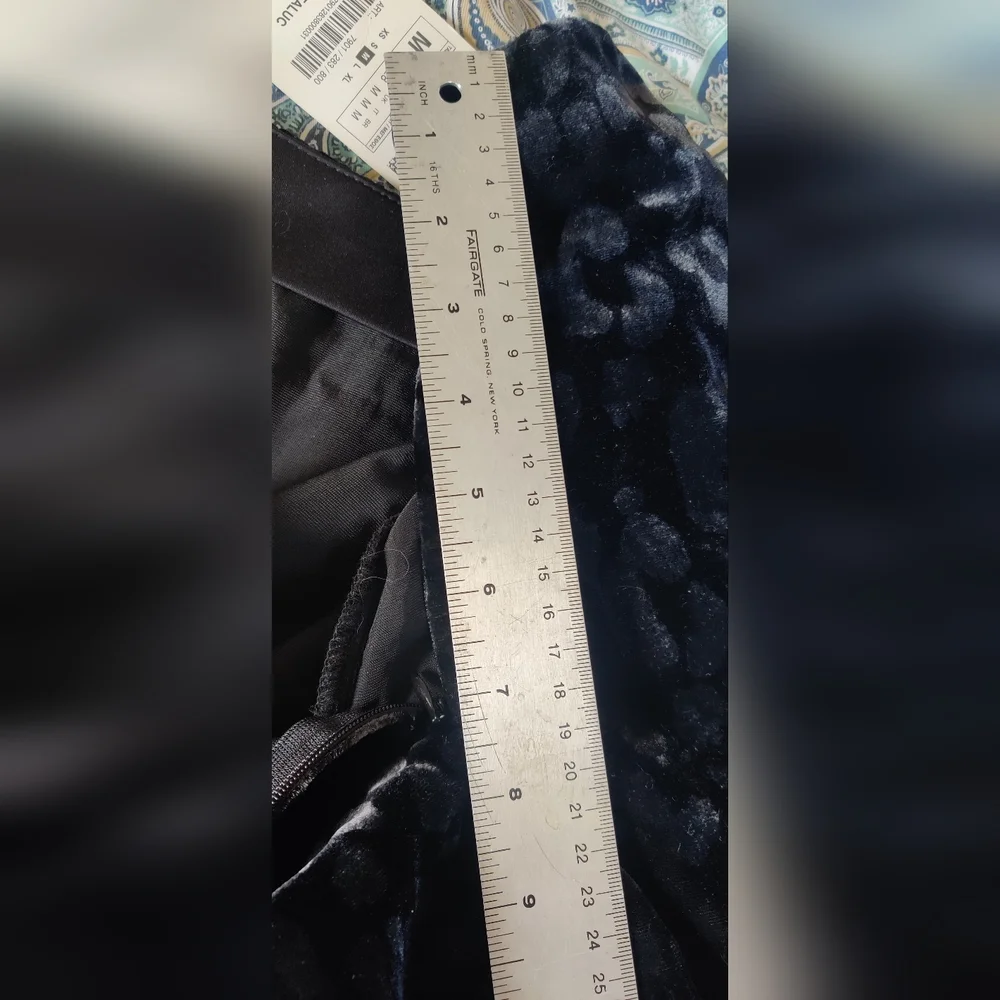 Zara Black Textured Velvet Pants - Picture 8 of 16